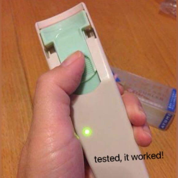 HEATED LASH CURLER - Picture 4 of 7